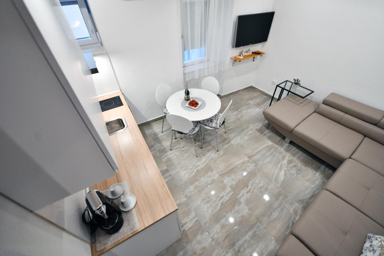 Apartment Lavanda - Suite Sinj Bagian luar foto