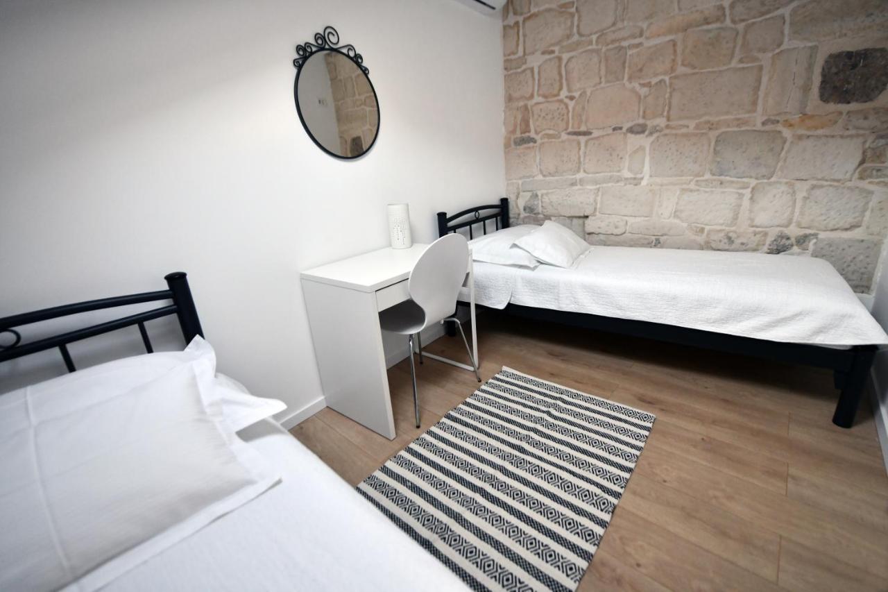 Apartment Lavanda - Suite Sinj Bagian luar foto