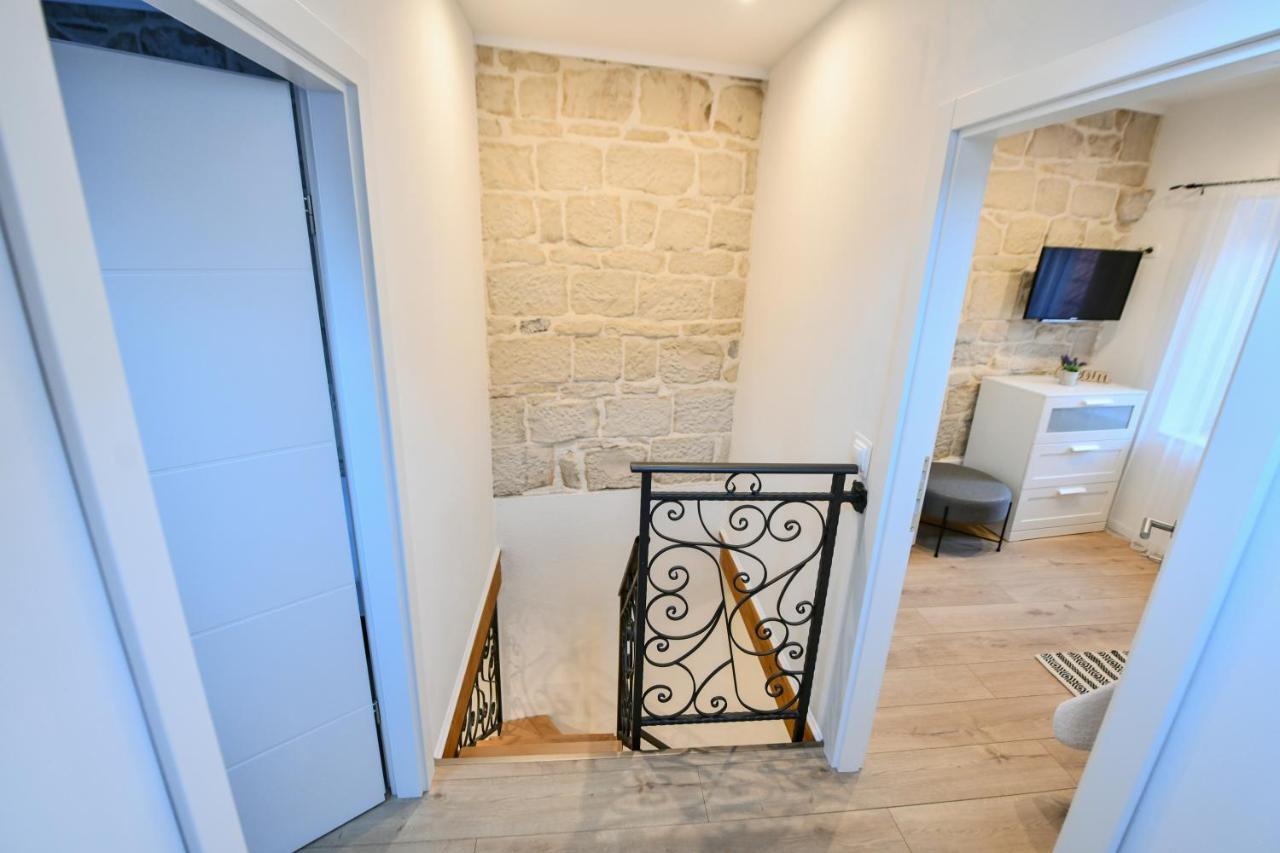Apartment Lavanda - Suite Sinj Bagian luar foto