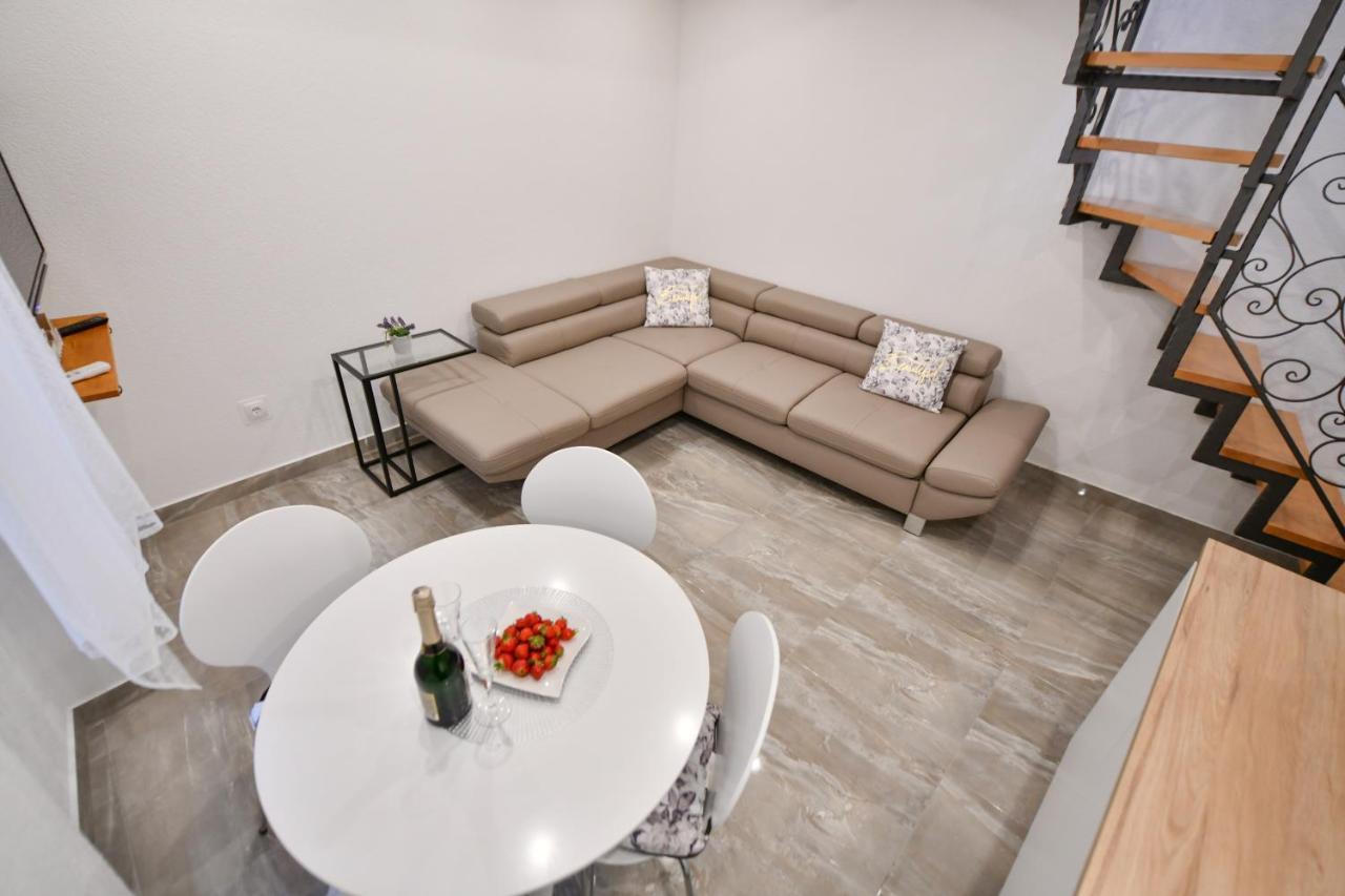Apartment Lavanda - Suite Sinj Bagian luar foto