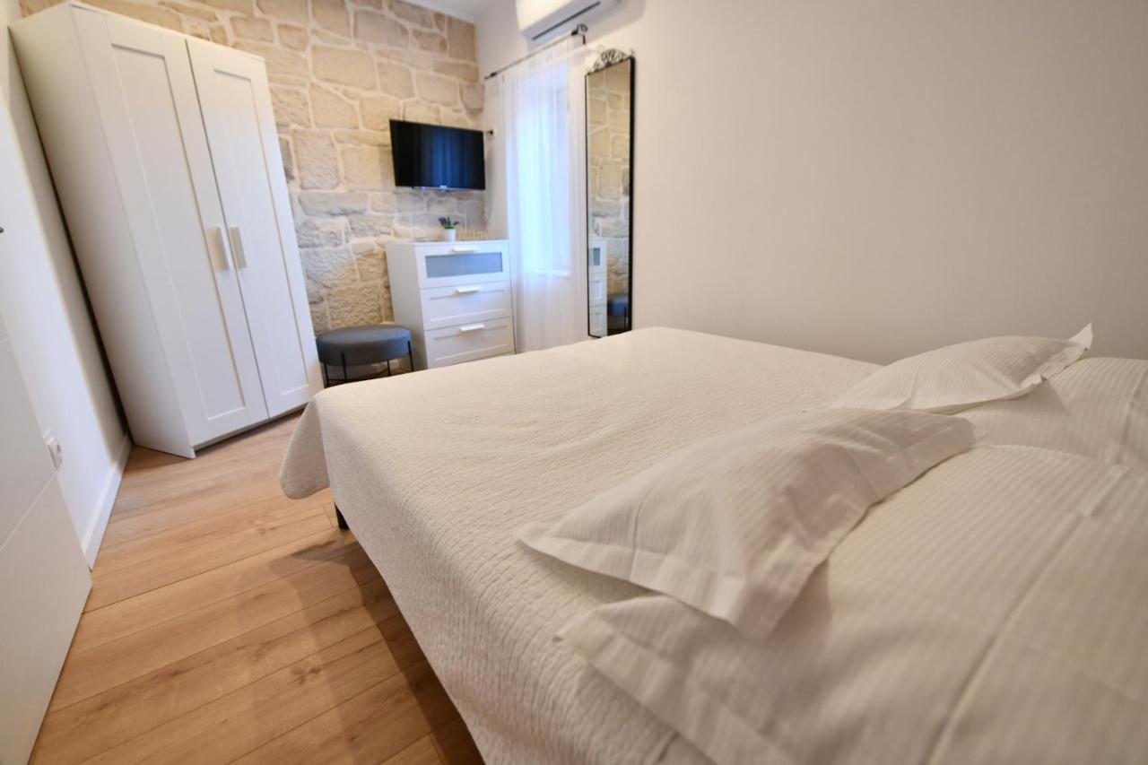 Apartment Lavanda - Suite Sinj Bagian luar foto