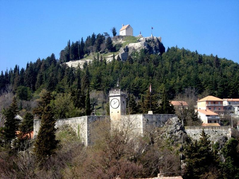 Apartment Lavanda - Suite Sinj Bagian luar foto