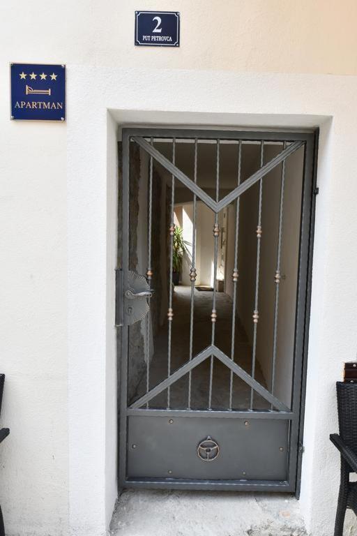Apartment Lavanda - Suite Sinj Bagian luar foto
