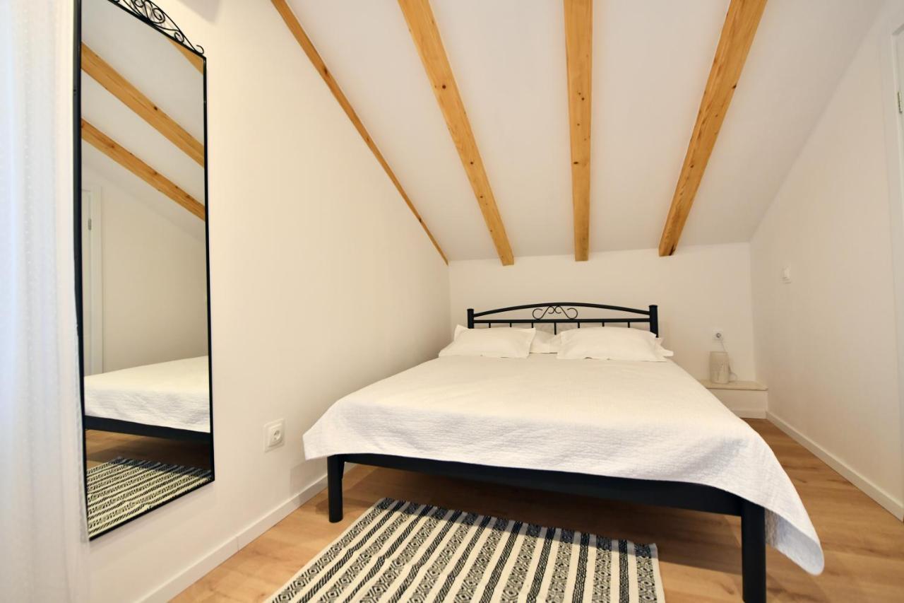 Apartment Lavanda - Suite Sinj Bagian luar foto